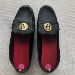 Tommy Hilfiger Black Faux Leather Loafers Women’s Size 11M Gold Buckle Shoes